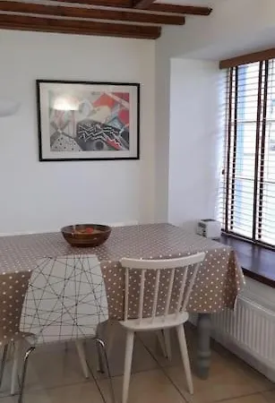 Stylish, Comfy Townhouse Heart Of Town Holiday home *