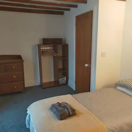Stylish, Comfy Townhouse Heart Of Town Holiday home *